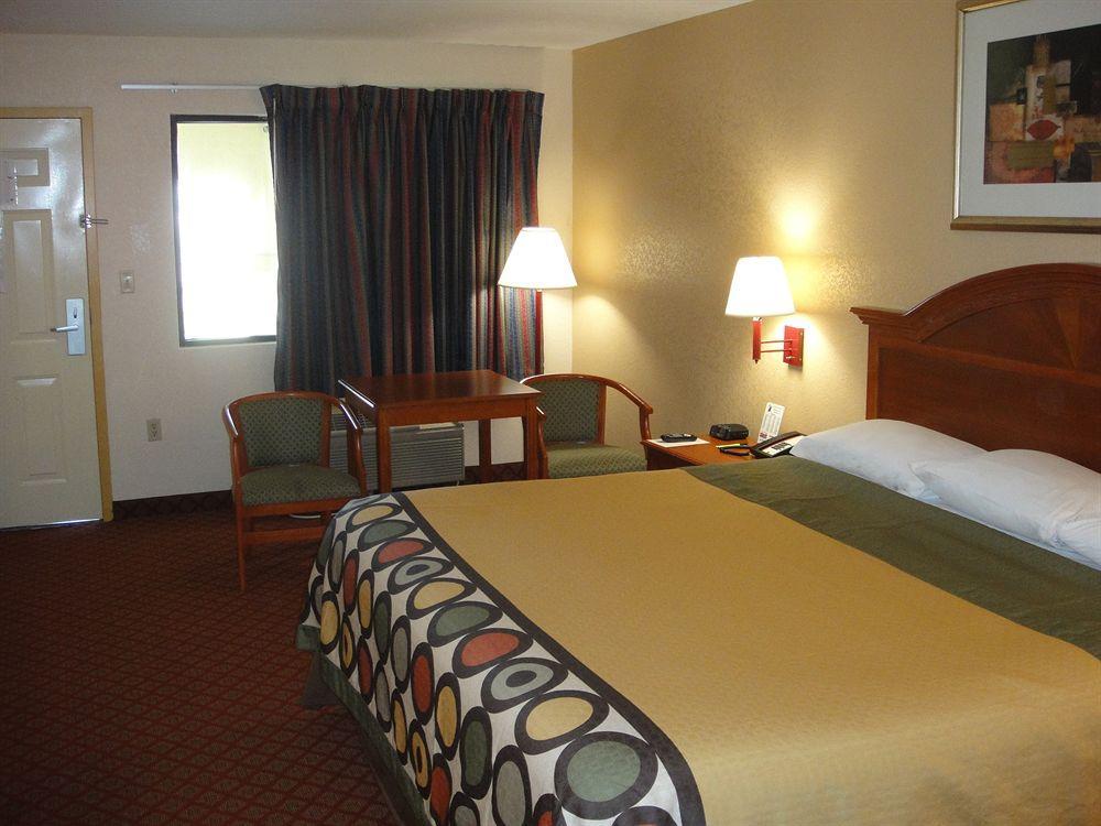 Super 8 By Wyndham Prattville Montgomery Dış mekan fotoğraf